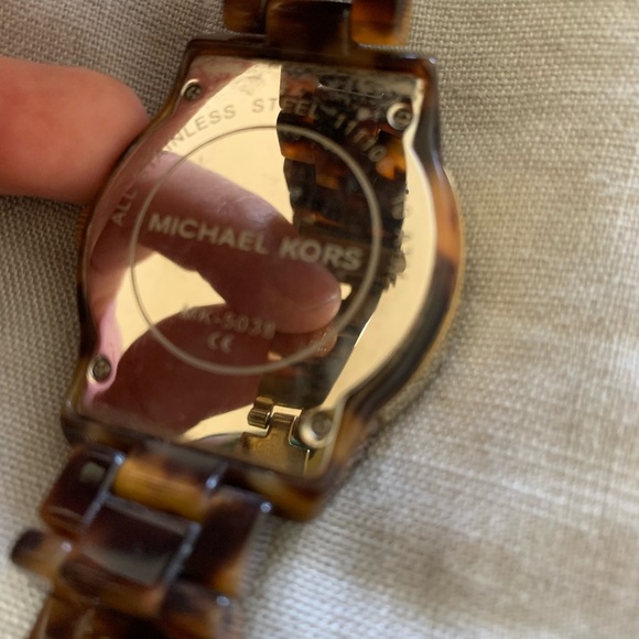 Michael Kors Tortoise Shell Wrist Watch - Picture 3 of 4